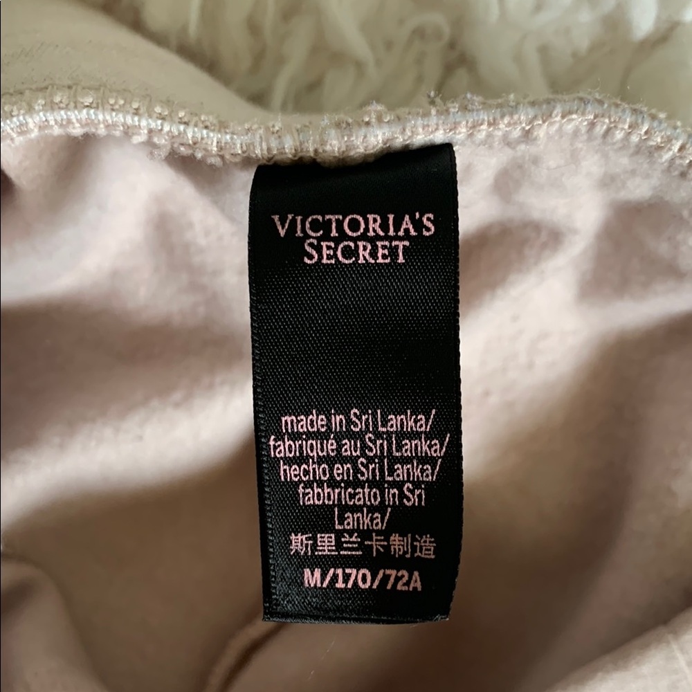 $3/20 Victoria's Secret Light Tan Women's Fleece Drawstring Lounge Shorts M - Picture 4 of 5